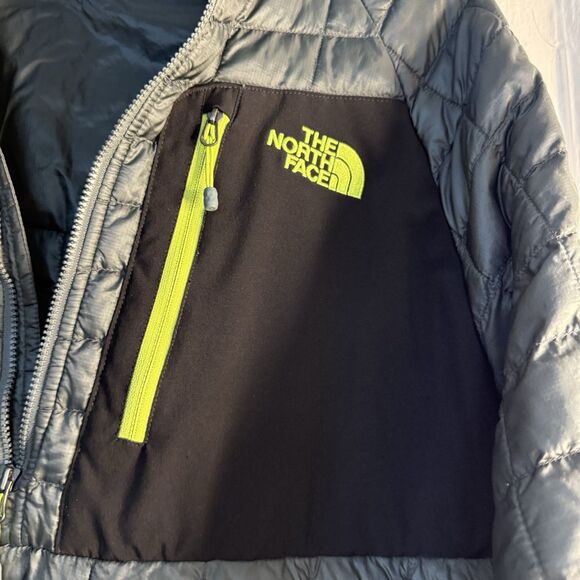 The North Face TNF Thermoball Anorak Black Green Quilted Puffer Jacket Medium M - Picture 2 of 6
